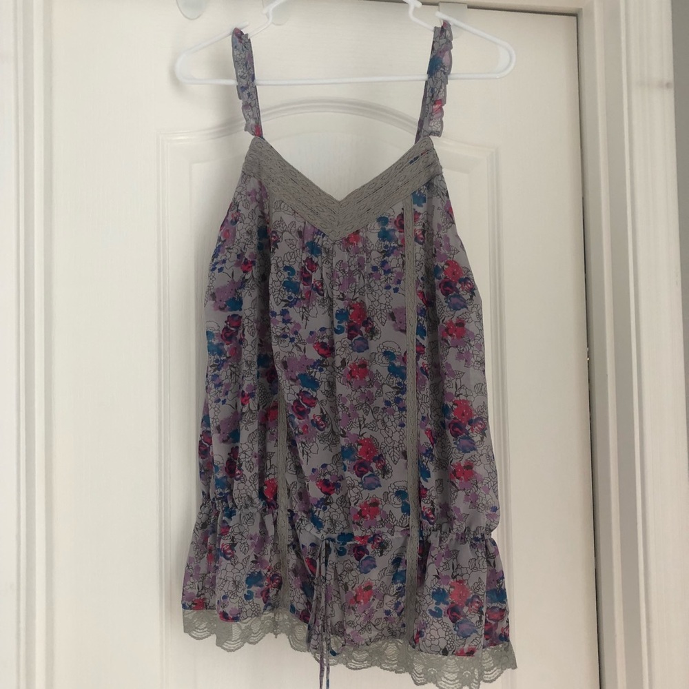 Decree floral tank